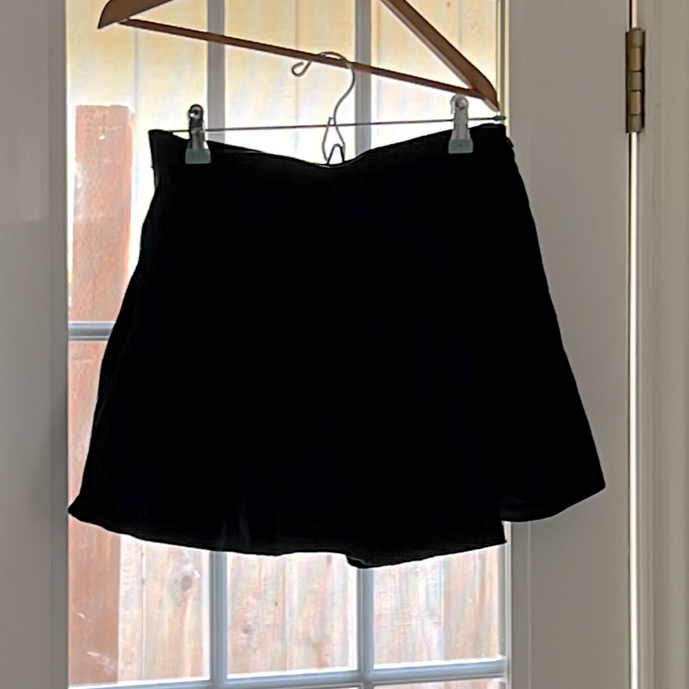 Black pleated skirt